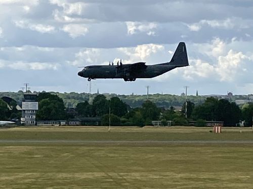 C-130 im Landeanflug